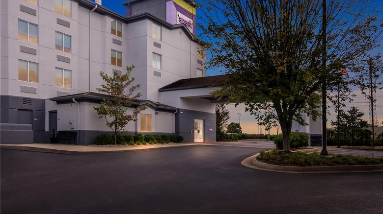 <b>Spark by Hilton Lynchburg Exterior</b>. Images powered by <a href="https://iceportal.shijigroup.com/" title="IcePortal" target="_blank">IcePortal</a>.