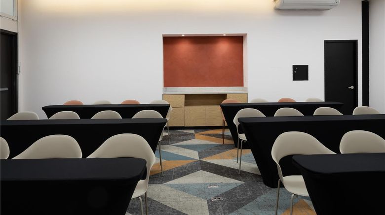 <b>Hilton Garden Inn Mexico City Polanco Meeting</b>. Images powered by <a href="https://iceportal.shijigroup.com/" title="IcePortal" target="_blank">IcePortal</a>.