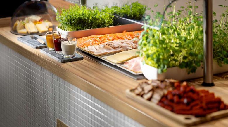<b>Clarion Hotel Vienna South Restaurant</b>. Images powered by <a href="https://iceportal.shijigroup.com/" title="IcePortal" target="_blank">IcePortal</a>.