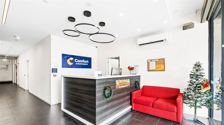 Comfort Apartments Box Hill Lobby