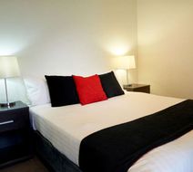 Comfort Apartments on Elizabeth Room