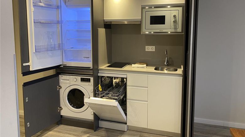 <b>abba Suites Bilbao City Center Suite</b>. Images powered by <a href="https://iceportal.shijigroup.com/" title="IcePortal" target="_blank">IcePortal</a>.
