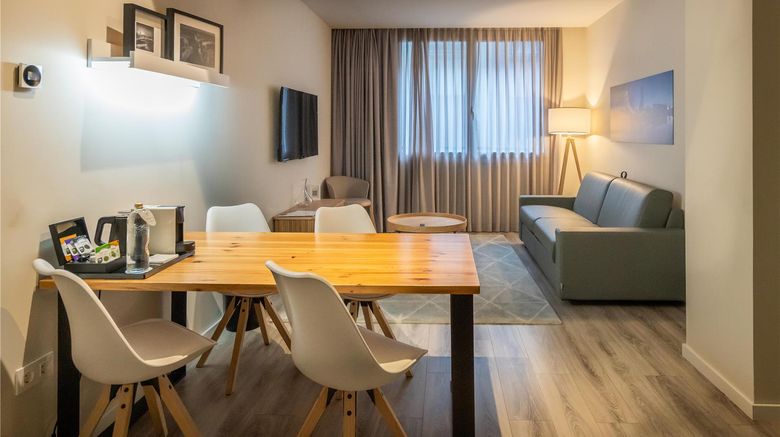 <b>abba Suites Bilbao City Center Room</b>. Images powered by <a href="https://iceportal.shijigroup.com/" title="IcePortal" target="_blank">IcePortal</a>.
