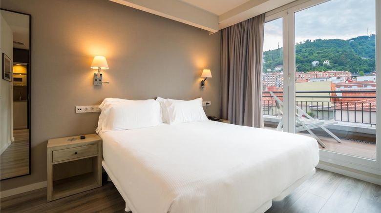 <b>abba Suites Bilbao City Center Suite</b>. Images powered by <a href="https://iceportal.shijigroup.com/" title="IcePortal" target="_blank">IcePortal</a>.