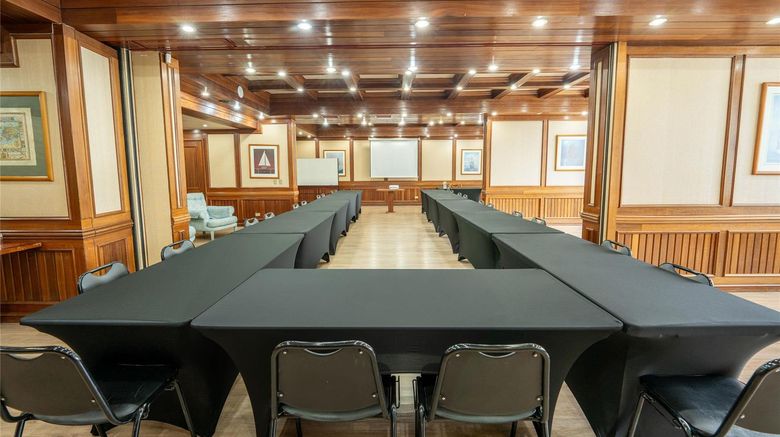 <b>Presidente Suites Puerto Montt Meeting</b>. Images powered by <a href="https://iceportal.shijigroup.com/" title="IcePortal" target="_blank">IcePortal</a>.