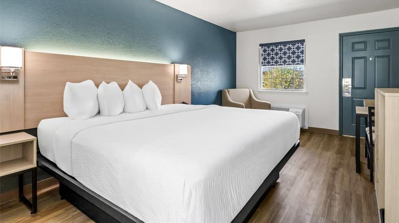 <b>Rodeway Inn Room</b>. Images powered by <a href="https://iceportal.shijigroup.com/" title="IcePortal" target="_blank">IcePortal</a>.