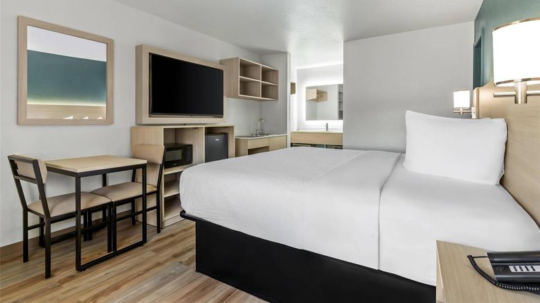 <b>Rodeway Inn Suite</b>. Images powered by <a href="https://iceportal.shijigroup.com/" title="IcePortal" target="_blank">IcePortal</a>.