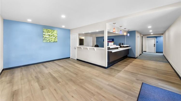 Park Inn by Radisson Medical Center Lobby