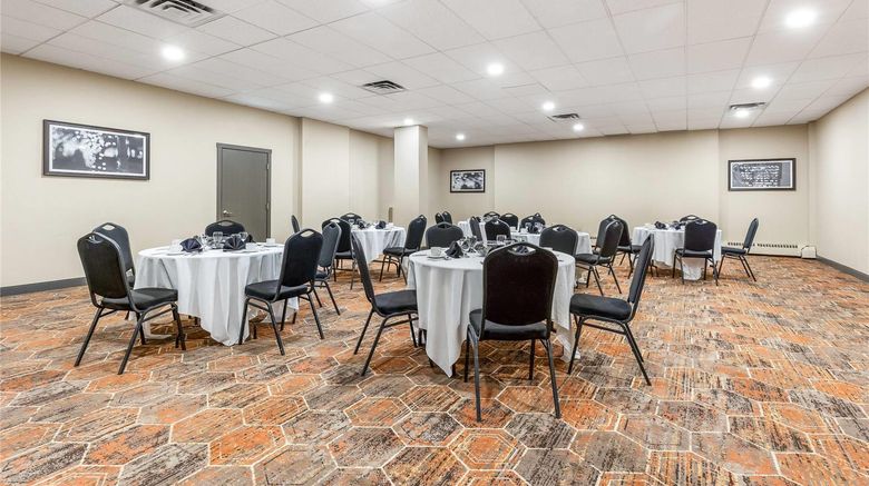 <b>Days Inn by Wyndham Airdrie Meeting</b>. Images powered by <a href="https://iceportal.shijigroup.com/" title="IcePortal" target="_blank">IcePortal</a>.
