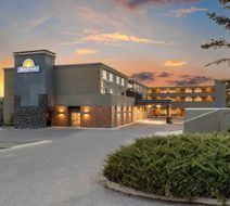 Days Inn by Wyndham Airdrie Exterior