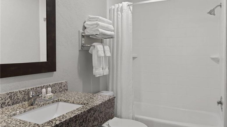 <b>Ramada by Wyndham Cedar Rapids South Suite</b>. Images powered by <a href="https://iceportal.shijigroup.com/" title="IcePortal" target="_blank">IcePortal</a>.