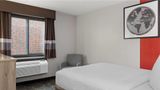 Ramada by Wyndham Cedar Rapids South Room