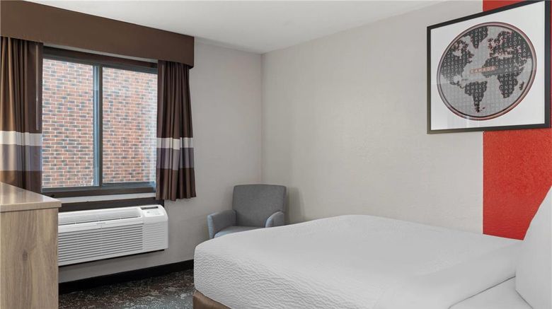 <b>Ramada by Wyndham Cedar Rapids South Room</b>. Images powered by <a href="https://iceportal.shijigroup.com/" title="IcePortal" target="_blank">IcePortal</a>.