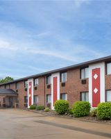 Ramada by Wyndham Cedar Rapids South