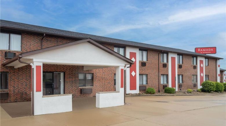 <b>Ramada by Wyndham Cedar Rapids South Exterior</b>. Images powered by <a href="https://iceportal.shijigroup.com/" title="IcePortal" target="_blank">IcePortal</a>.