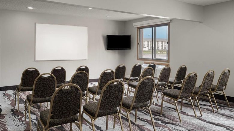 <b>Ramada by Wyndham Cedar Rapids South Meeting</b>. Images powered by <a href="https://iceportal.shijigroup.com/" title="IcePortal" target="_blank">IcePortal</a>.