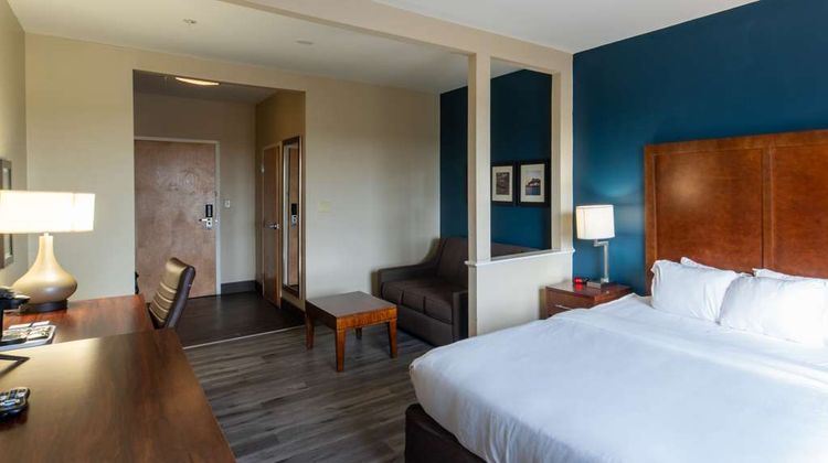 Sonesta Essential Hotels Baton Rouge Suite
