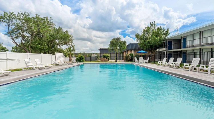 Quality Inn & Suites I-75 Pool