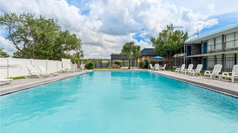 <b>Quality Inn & Suites I-75 Pool</b>. Images powered by <a href="https://iceportal.shijigroup.com/" title="IcePortal" target="_blank">IcePortal</a>.