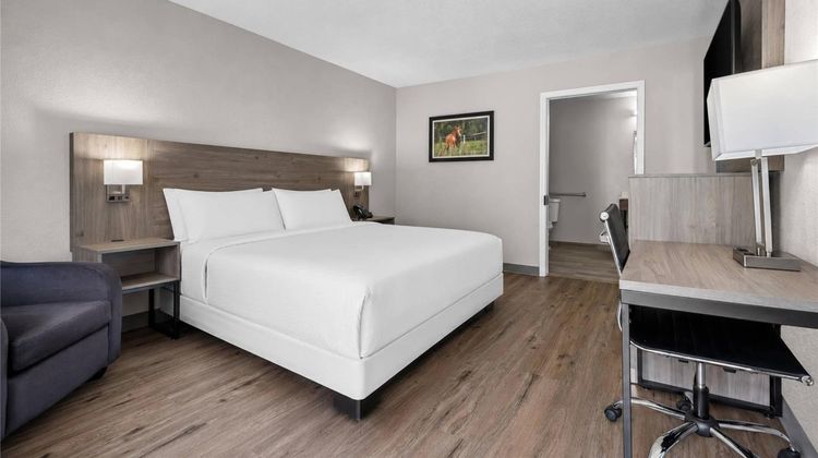 Quality Inn & Suites I-75 Room