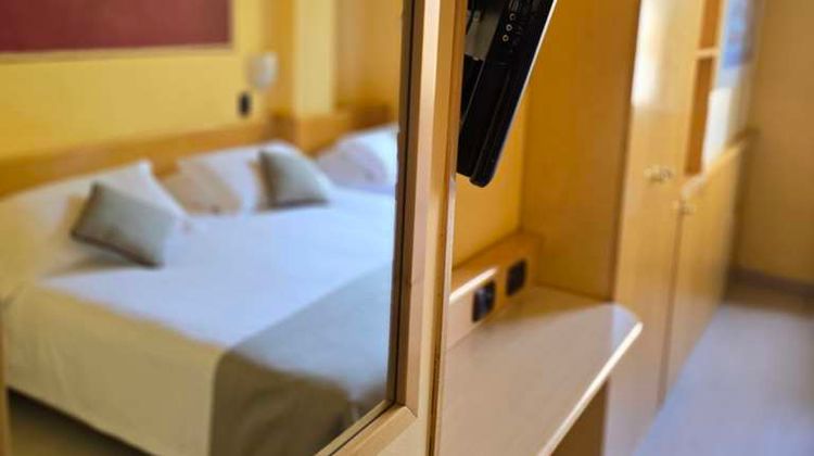 Sant'Ambroeus Hotel Room