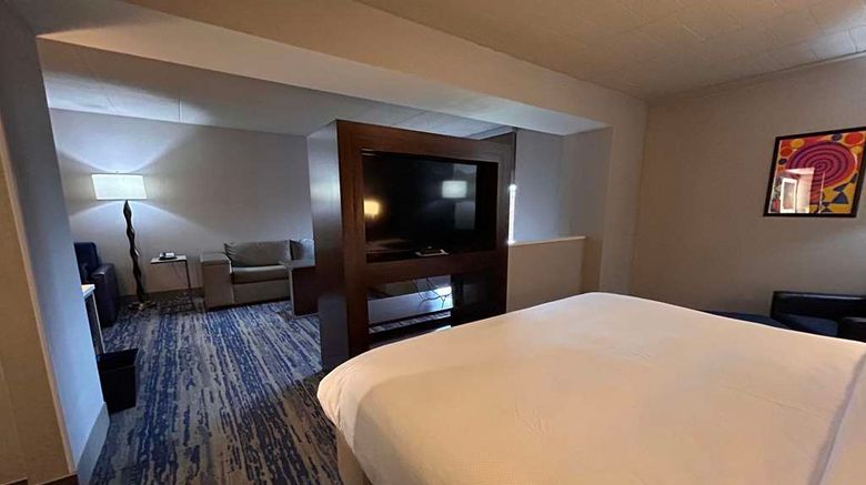<b>Skyline Hotel Detroit Airport, SureStay Room</b>. Images powered by <a href="https://iceportal.shijigroup.com/" title="IcePortal" target="_blank">IcePortal</a>.