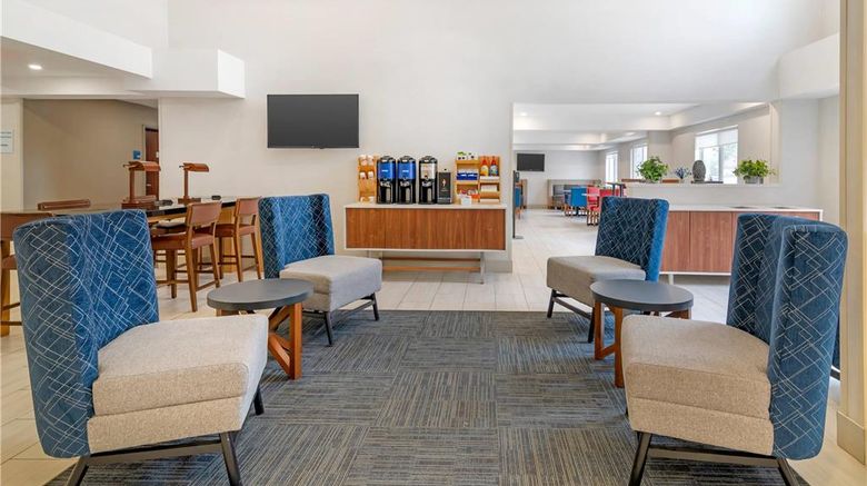 <b>Keene Elm City Hotel, Ascend Hotel Lobby</b>. Images powered by <a href="https://iceportal.shijigroup.com/" title="IcePortal" target="_blank">IcePortal</a>.