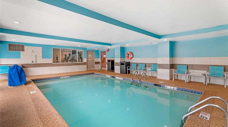 <b>Keene Elm City Hotel, Ascend Hotel Pool</b>. Images powered by <a href="https://iceportal.shijigroup.com/" title="IcePortal" target="_blank">IcePortal</a>.