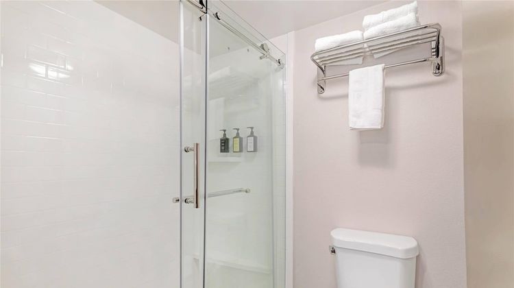 Keene Elm City Hotel, Ascend Hotel Room