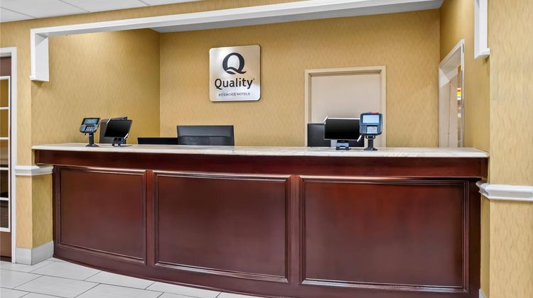 Quality Inn & Suites Lobby