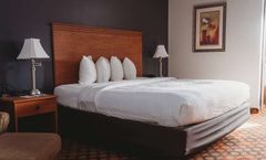 AmericInn by Wyndham Appleton Downtown