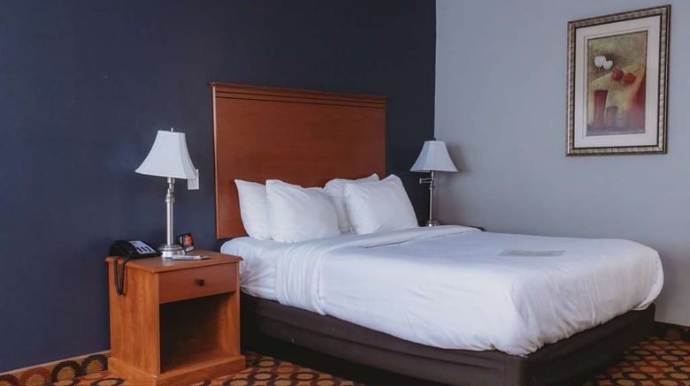 <b>AmericInn by Wyndham Appleton Downtown Room</b>. Images powered by <a href="https://iceportal.shijigroup.com/" title="IcePortal" target="_blank">IcePortal</a>.