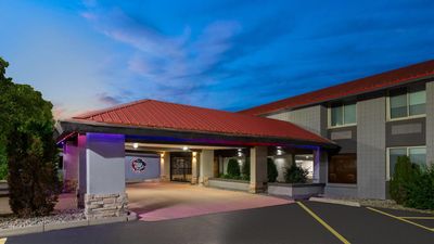 AmericInn by Wyndham Appleton Downtown