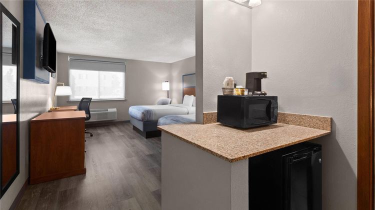 AmericInn by Wyndham Appleton Downtown Room