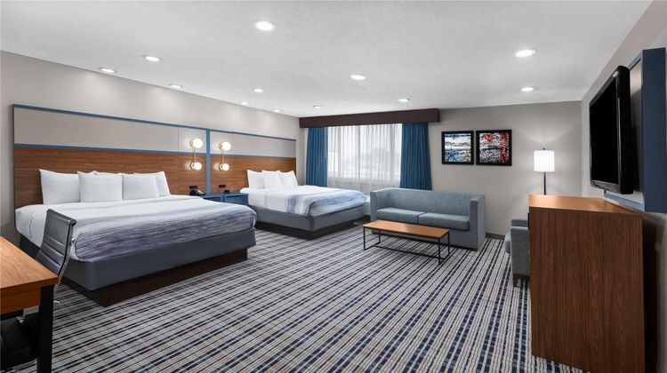 AmericInn by Wyndham Appleton Downtown Suite