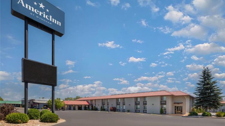 AmericInn by Wyndham Appleton Downtown Exterior