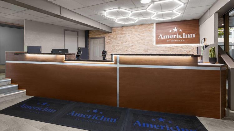 AmericInn by Wyndham Appleton Downtown Lobby