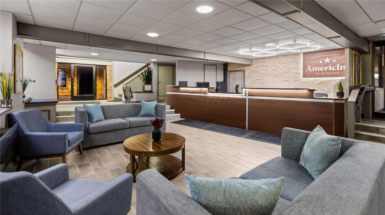 AmericInn by Wyndham Appleton Downtown Lobby