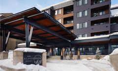Hotel Alpenrock, Curio Collection