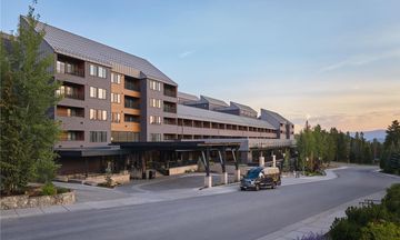 Hotel Alpenrock, Curio Collection