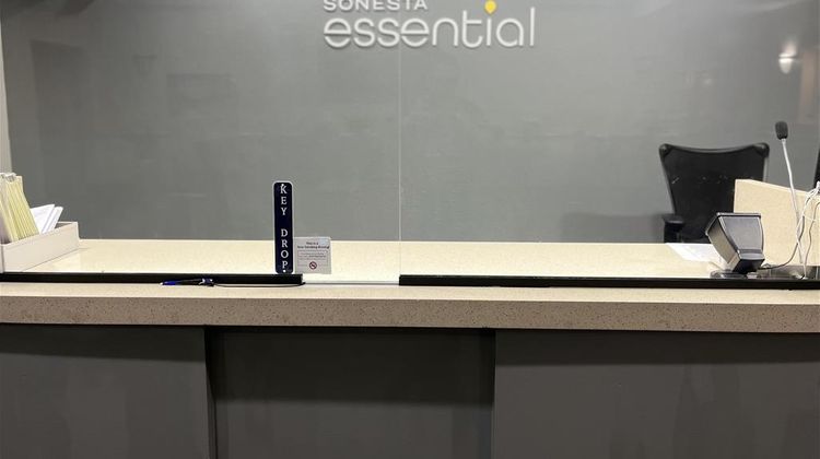 Sonesta Essential Hotels North Houston Lobby