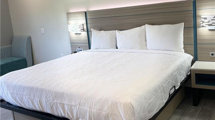 Sonesta Essential Hotels North Houston Room