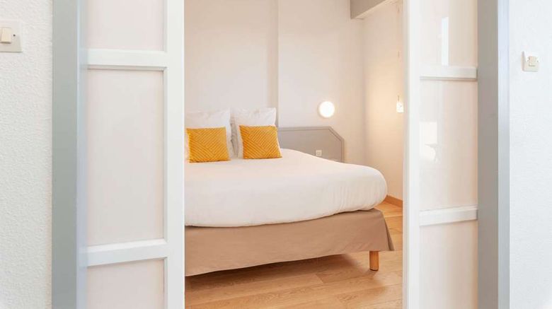 <b>Les Jardins du Lac Room</b>. Images powered by <a href="https://iceportal.shijigroup.com/" title="IcePortal" target="_blank">IcePortal</a>.