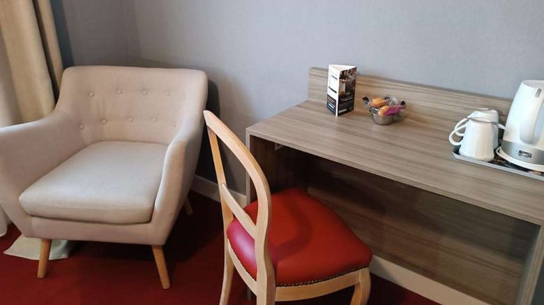 <b>Hotel des Deux Moulins Room</b>. Images powered by <a href="https://iceportal.shijigroup.com/" title="IcePortal" target="_blank">IcePortal</a>.