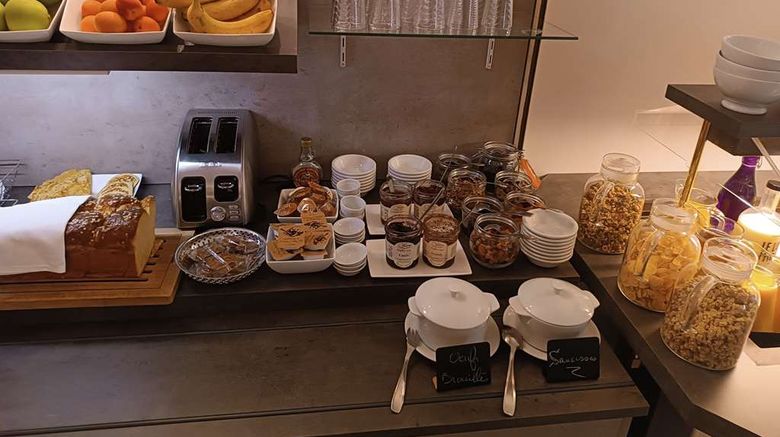 <b>Hotel des Deux Moulins Restaurant</b>. Images powered by <a href="https://iceportal.shijigroup.com/" title="IcePortal" target="_blank">IcePortal</a>.
