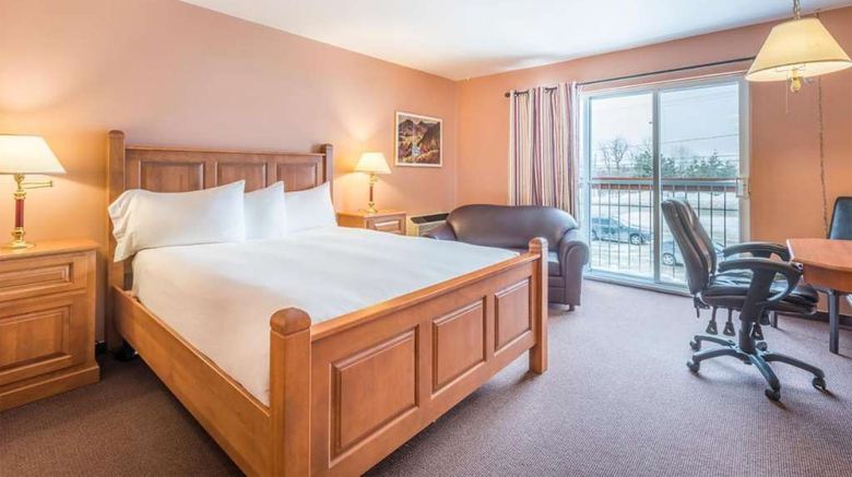<b>Hotel Baie-Saint-Paul Room</b>. Images powered by <a href="https://iceportal.shijigroup.com/" title="IcePortal" target="_blank">IcePortal</a>.