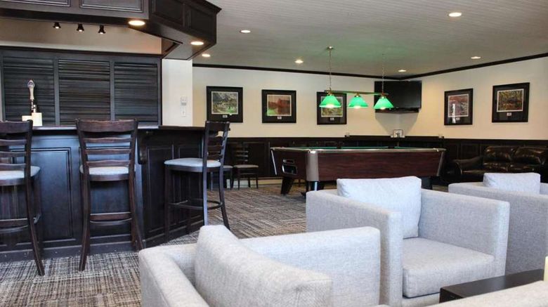 <b>Hotel Baie-Saint-Paul Restaurant</b>. Images powered by <a href="https://iceportal.shijigroup.com/" title="IcePortal" target="_blank">IcePortal</a>.