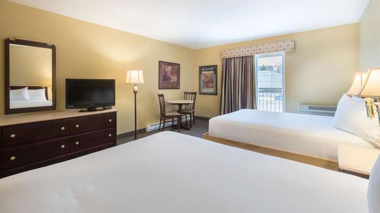 <b>Hotel Baie-Saint-Paul Room</b>. Images powered by <a href="https://iceportal.shijigroup.com/" title="IcePortal" target="_blank">IcePortal</a>.