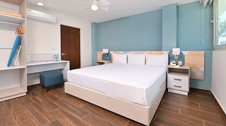 <b>Vista Express Guadalajara Expo SureStay Suite</b>. Images powered by <a href="https://iceportal.shijigroup.com/" title="IcePortal" target="_blank">IcePortal</a>.