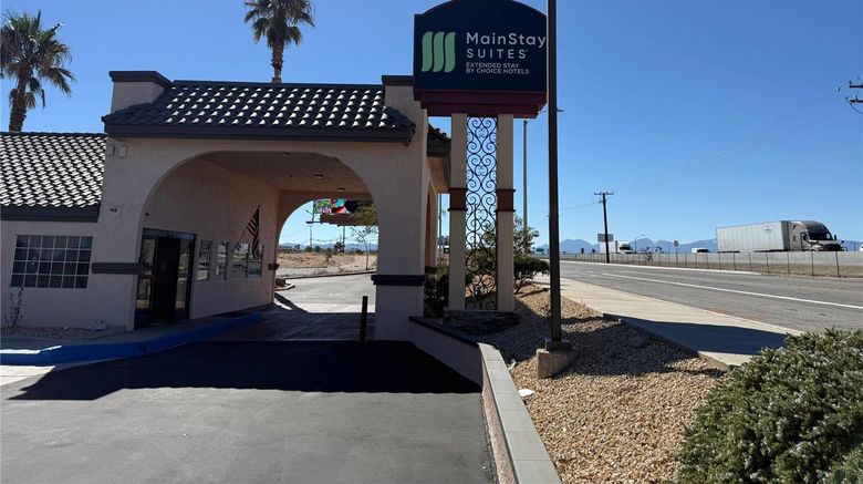 <b>MainStay Suites Exterior</b>. Images powered by <a href="https://iceportal.shijigroup.com/" title="IcePortal" target="_blank">IcePortal</a>.